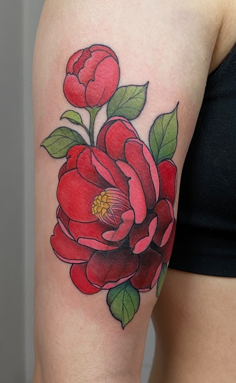 Tatuaje Peonía roja neo japonés a color — CAOS Art Tattoo Chile