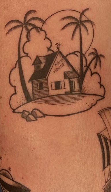 Tatuaje Kame House isla tropical lineal — CAOS Art Tattoo Chile