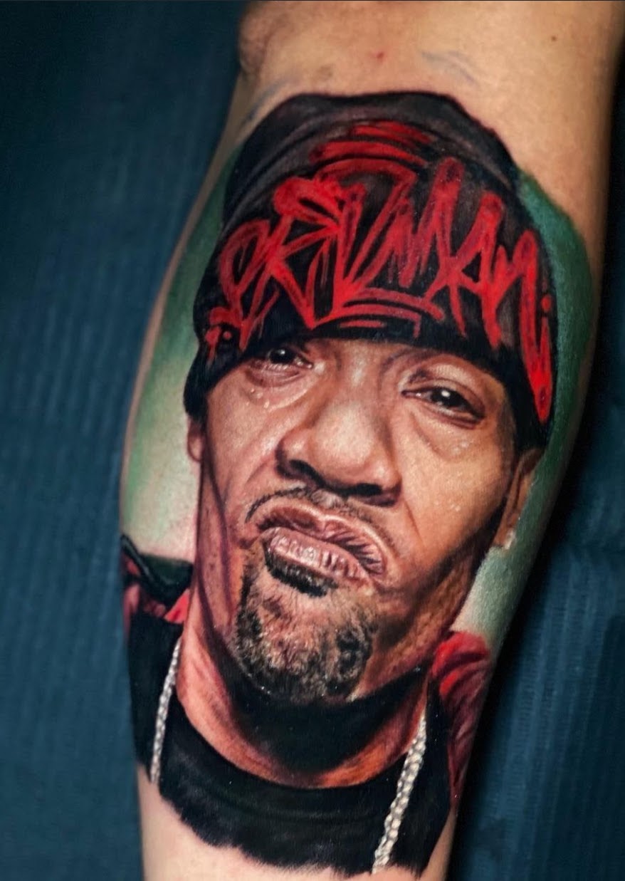 Tatuaje realismo chica steampunk barco submarino color muslo — CAOS Art Tattoo Chile