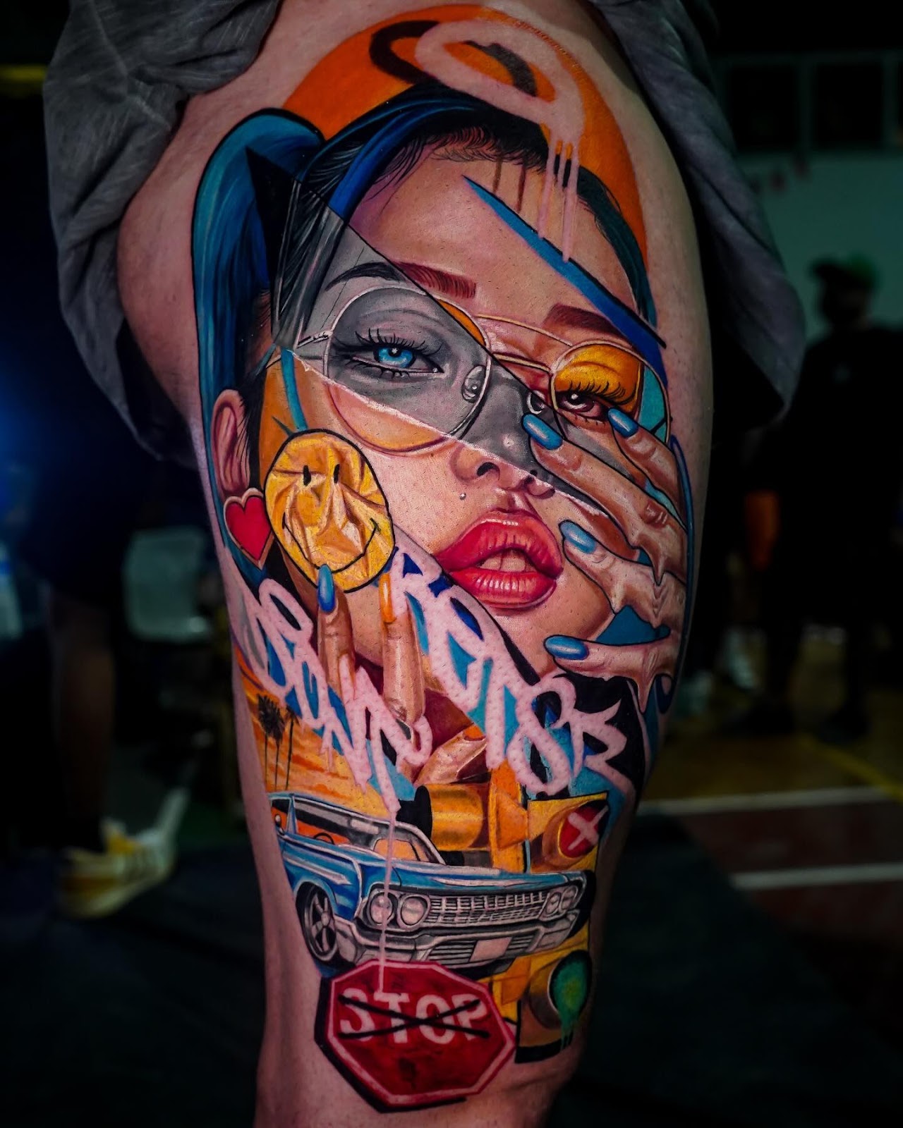 Tatuaje realismo virgen rostro graffiti color — CAOS Art Tattoo Chile