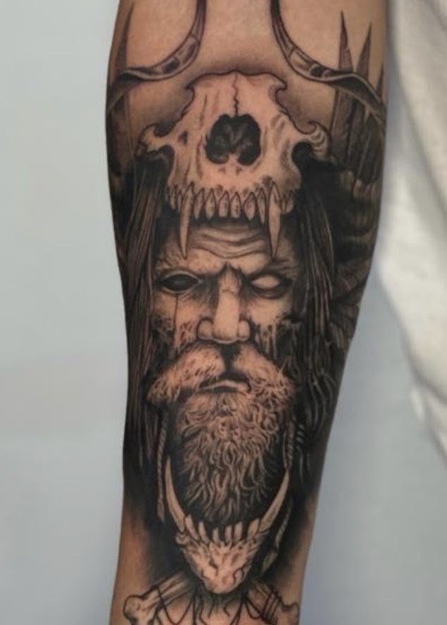 Black and grey wolf tattoo by Caos Art Tattoo Santiago