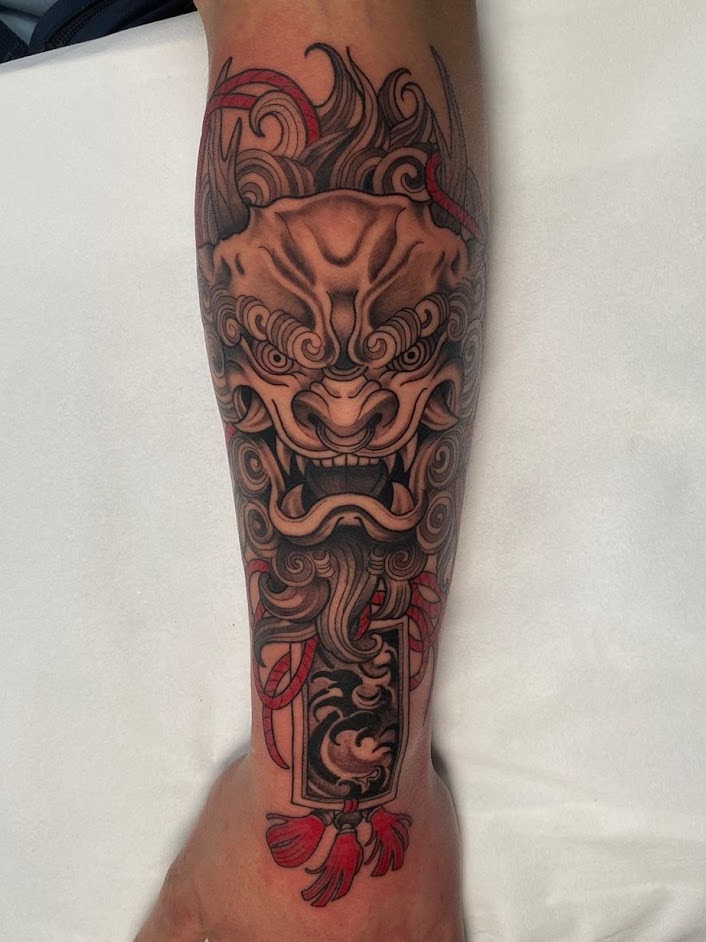 Japanese foo dog tattoo by Caos Art Tattoo Santiago